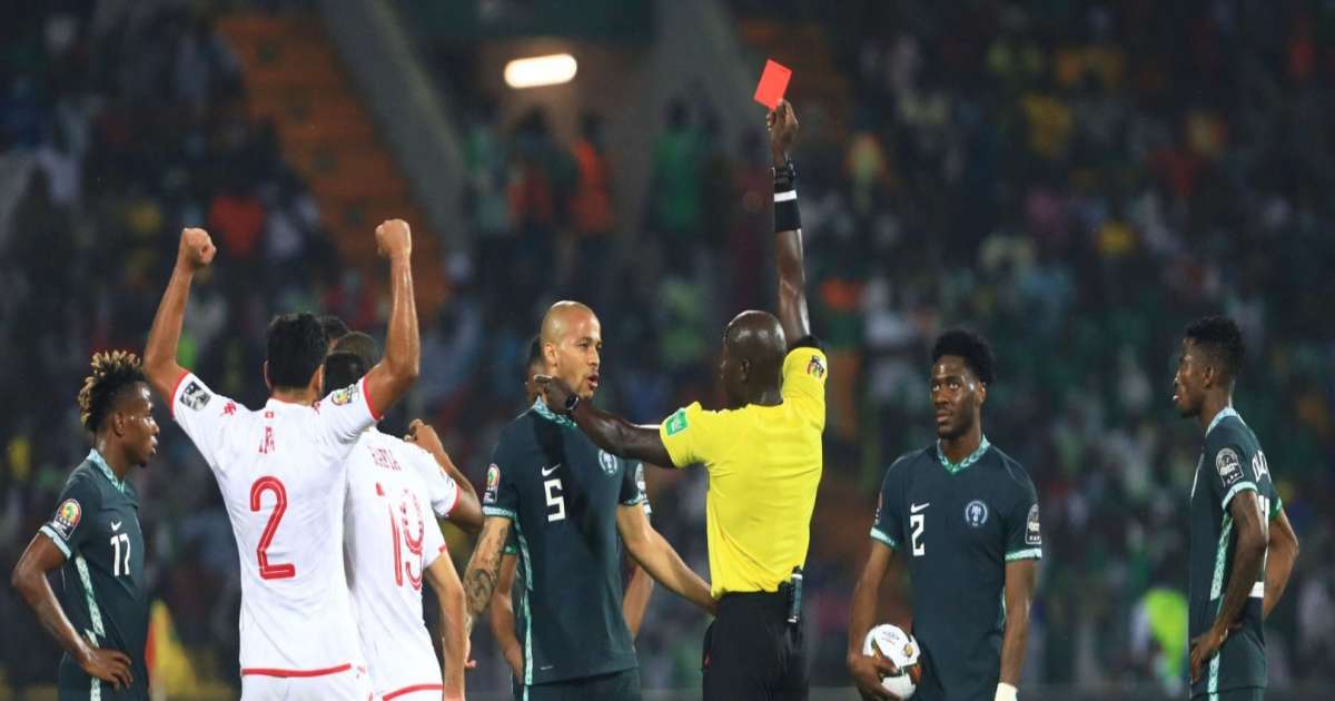 حكم سنغالي يدير لقاء المنتخب الوطني ضد منتخب مالي