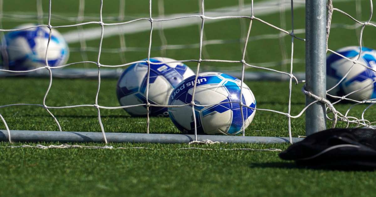جامعة كرة القدم تعد مشروع قانون للحد من انتداب اللاعبين 