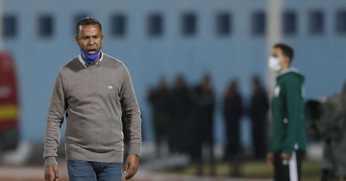 الرجاء المغربي يتخلى رسميا عن المدرب لسعد جردة
