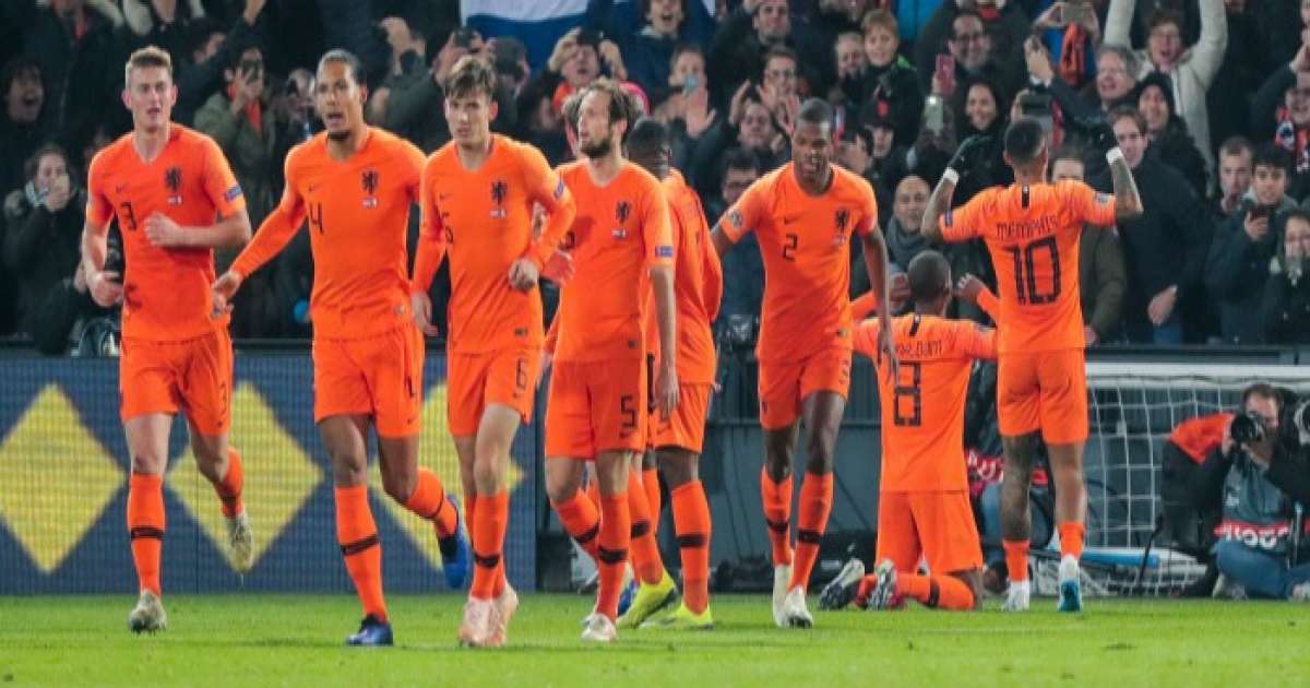 منتخب هولندا يتأهل إلى كأس العالم 