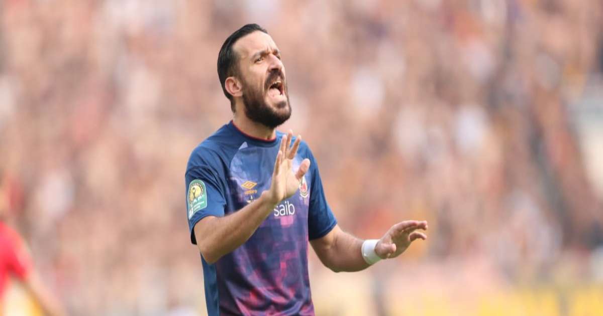 الاهلي المصري يجدد رسميا عقد علي معلول