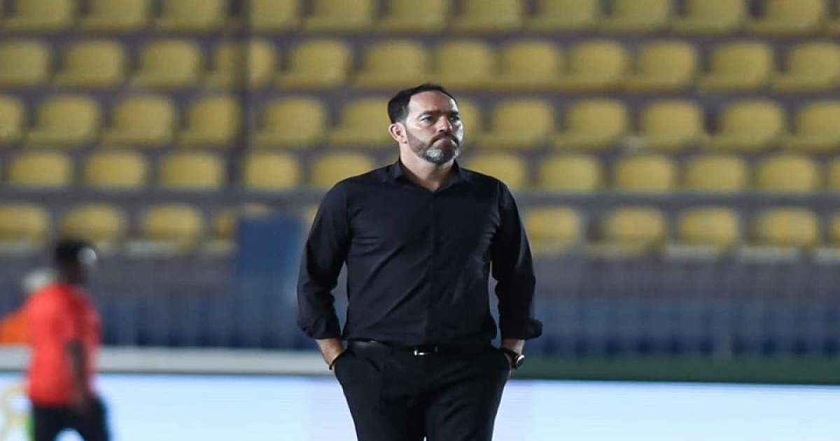 الأهلي المصري يقيل المدرب ريكاردو سواريش
