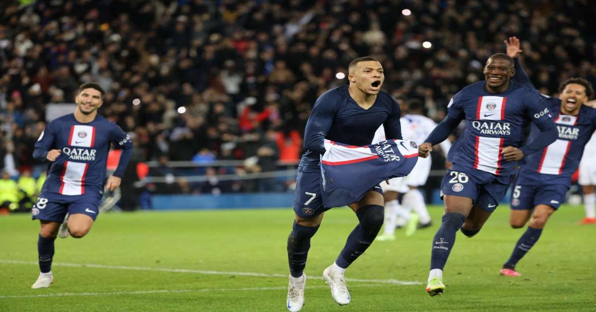 كيليان مبابي يتوج بجائزة أفضل لاعب الدوري الفرنسي
